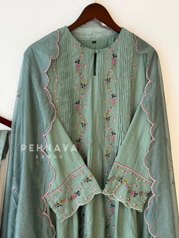 Embroidered Pleated Suit Set-13139 - Pehnava Lawns