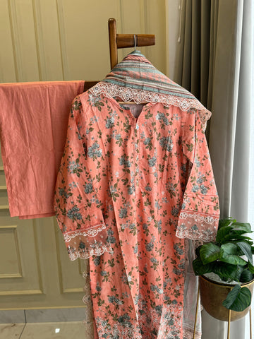 Signature Lawn Suit Featuring Lace Detailings-2