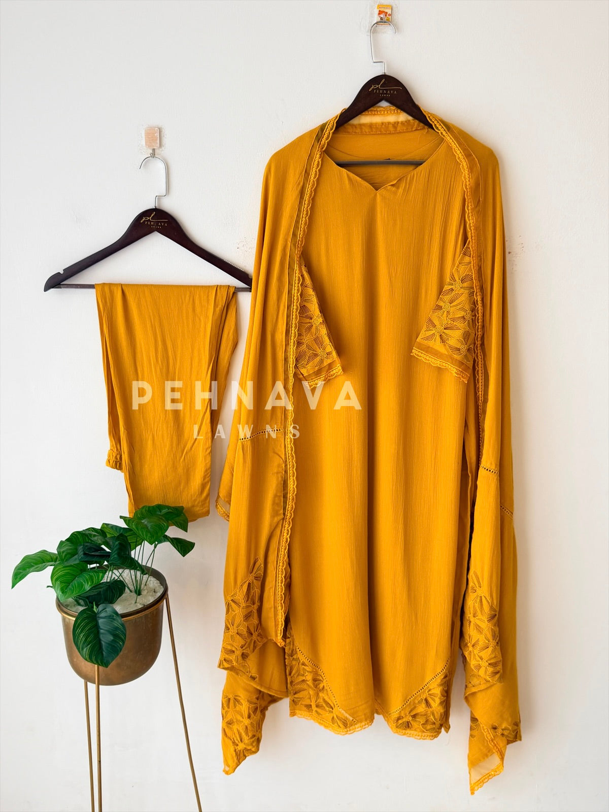 Embroidered Lace Detailed Suit-1001