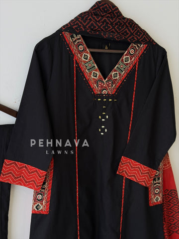V-Neck Embroidered Panel Suit Set 2668