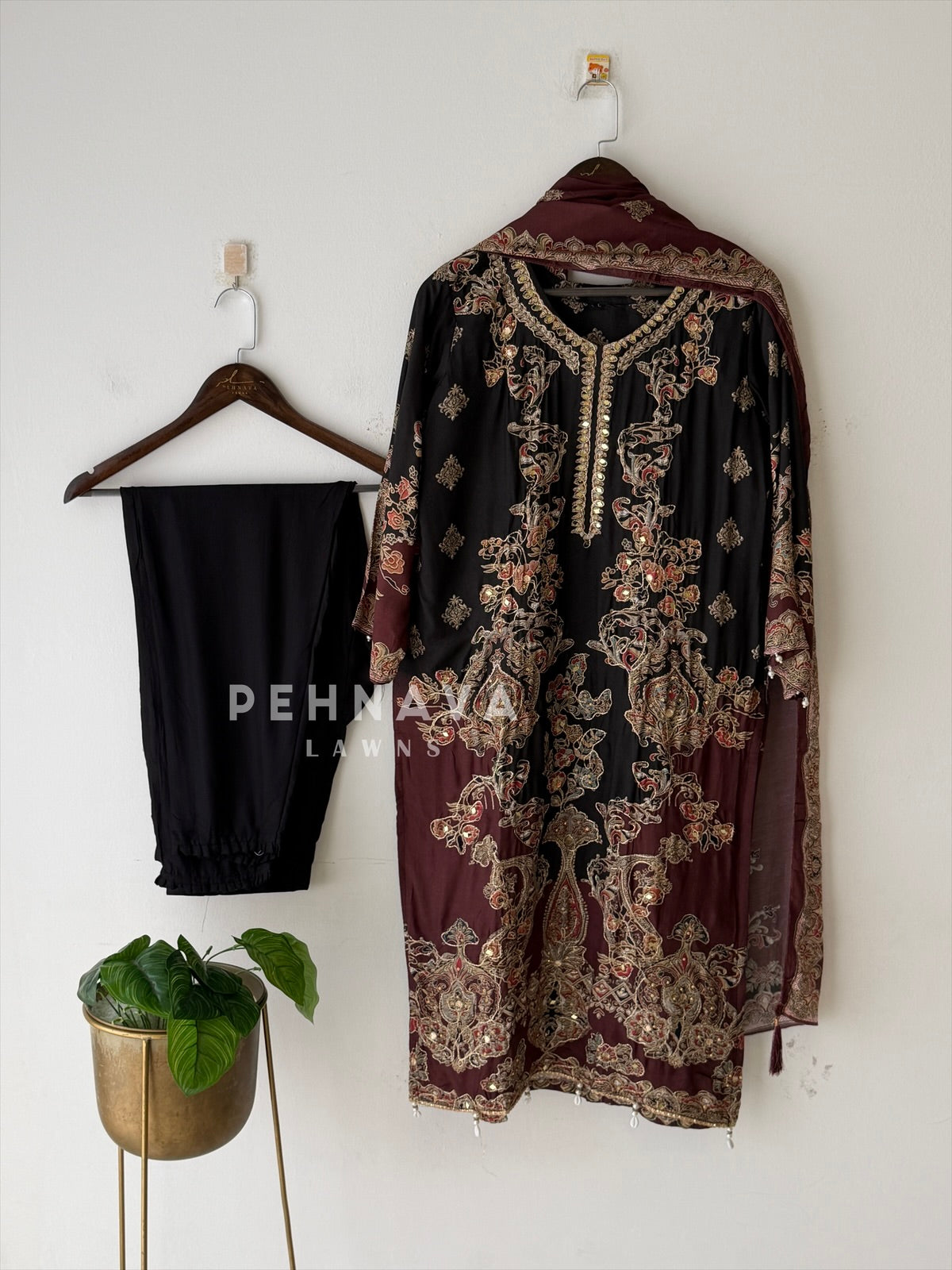 Muslin Stitched Suit KT 355