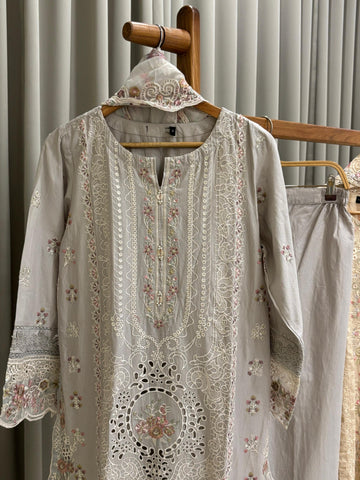 Luxurious Trendy Pure lawn Suit-0927