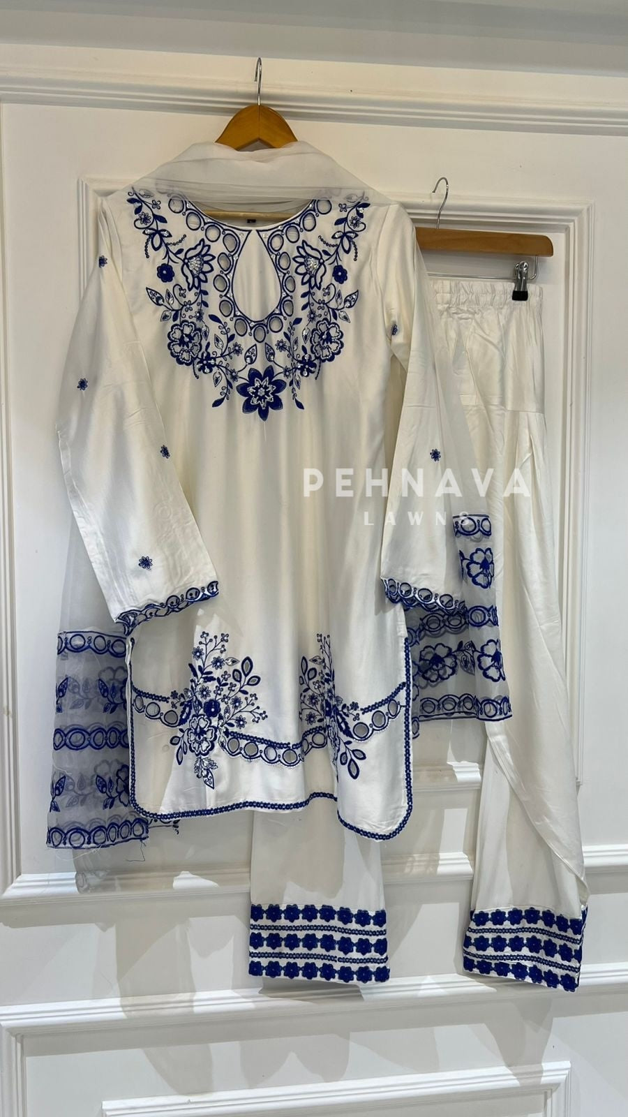 Best combo Farshi Salwar - Pehnava Lawns