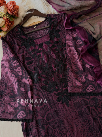 Regal Vine Embroidered Kurta Set 1464 - Pehnava Lawns