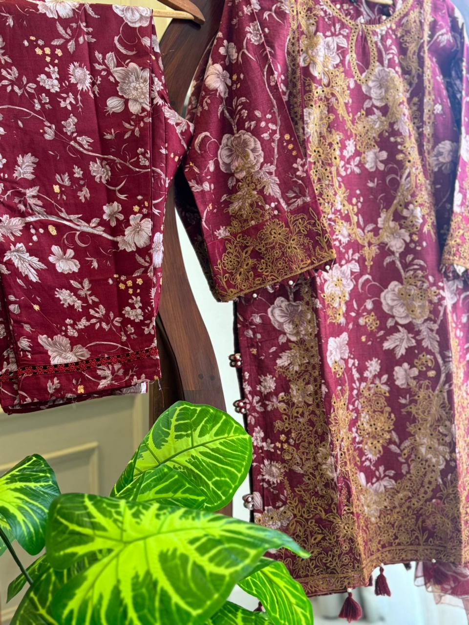 Traditional Embroidery Detailed Suit-6