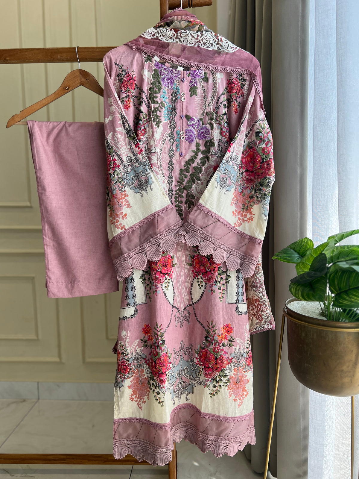 Lace Detailed Lawn Suit - Pehnava Lawns