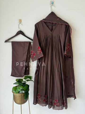 Handworked pleated suit [6-8 Days Dispatching Time] - Pehnava Lawns