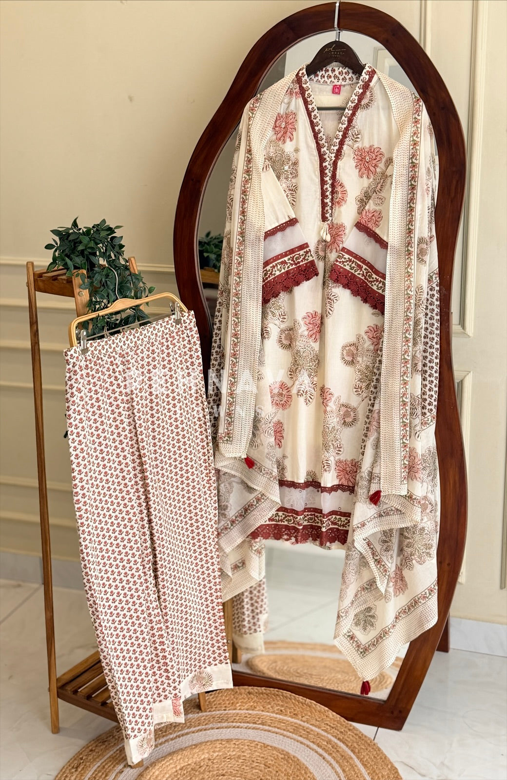 Lace Trim Printed Suit 4561