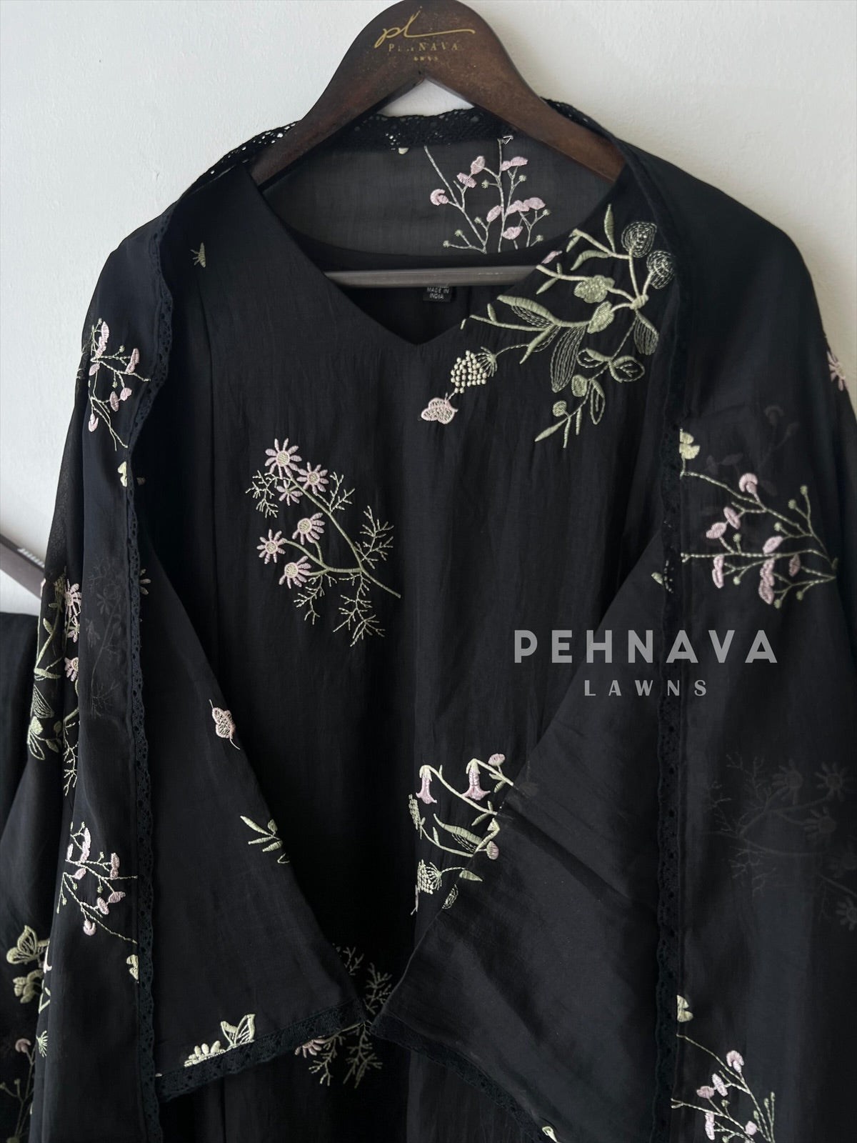 Embroidered Floral Kurta with Lace‑Trim Suit-4138 - Pehnava Lawns
