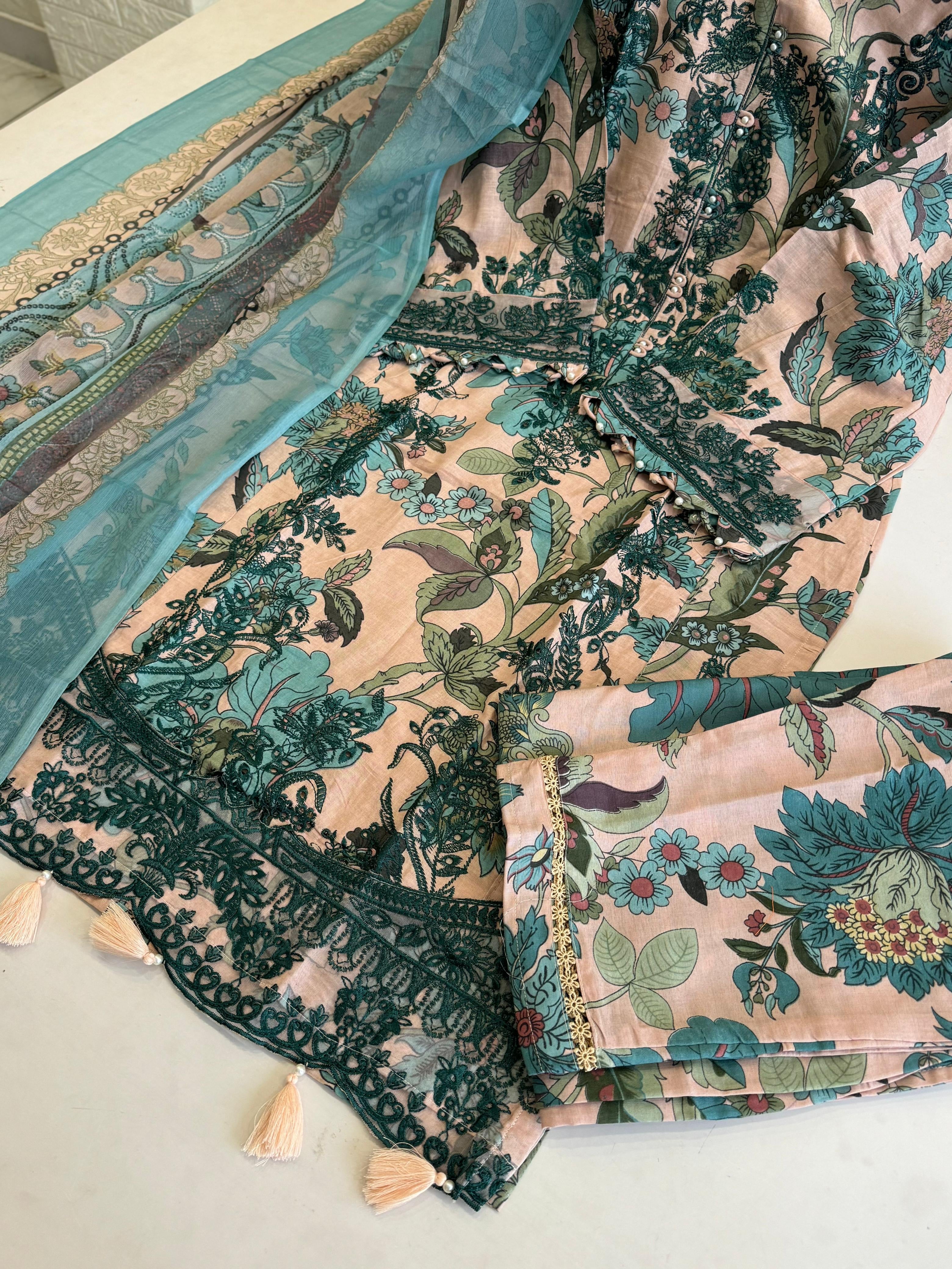 Traditional Embroidery Detailed Suit-8