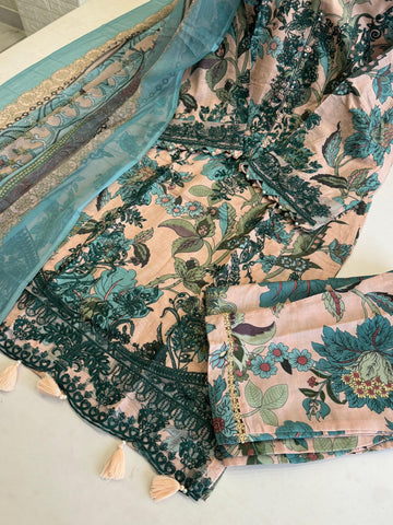 Traditional Embroidery Detailed Suit-8