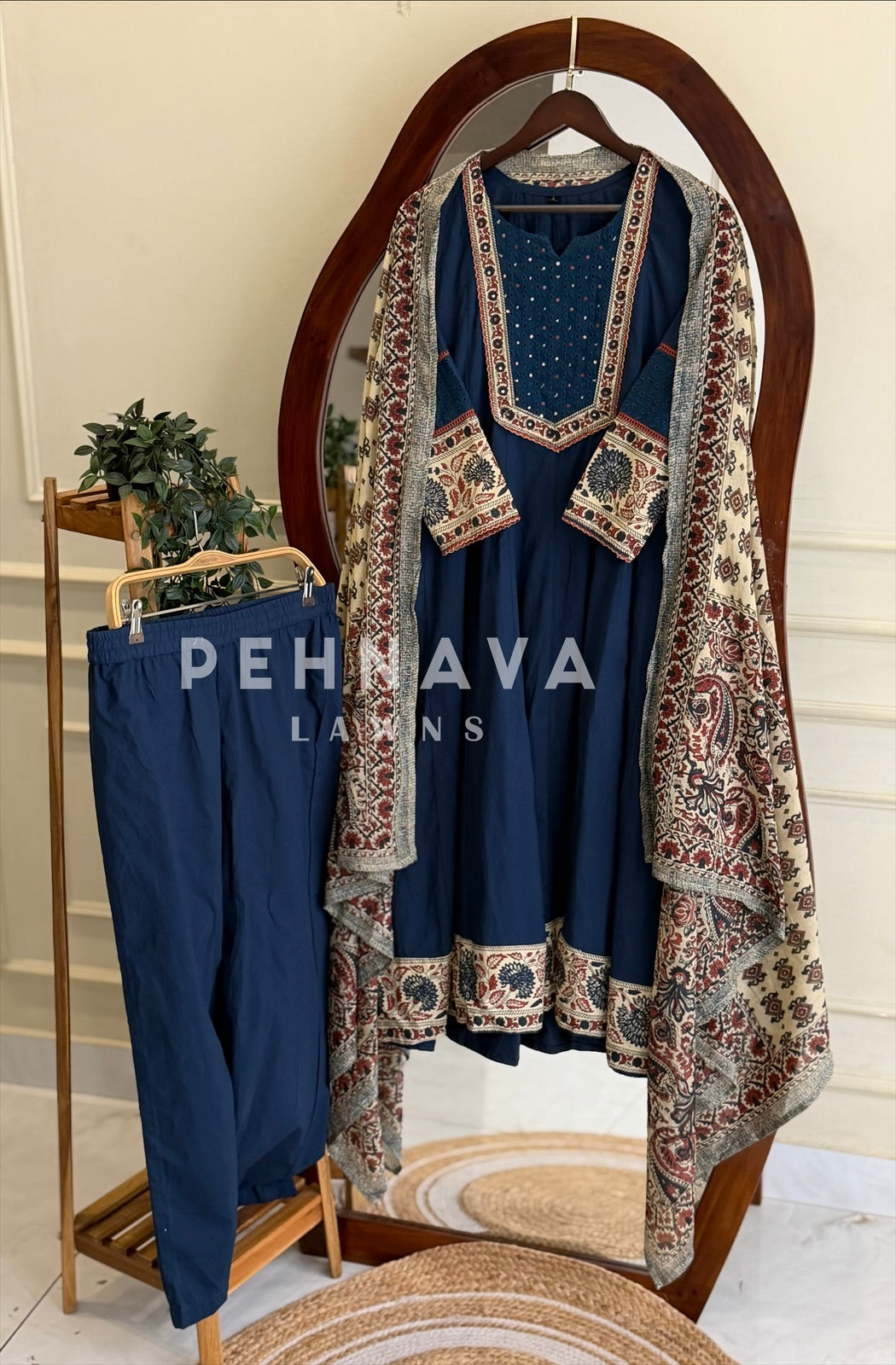 Yoke Hakoba Printed Suit