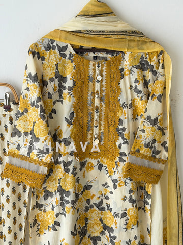 Lace Trimmed Printed Suit Set