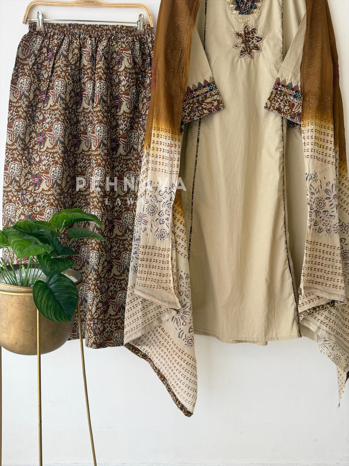 Classic Ethnic Print Suit-13048 - Pehnava Lawns