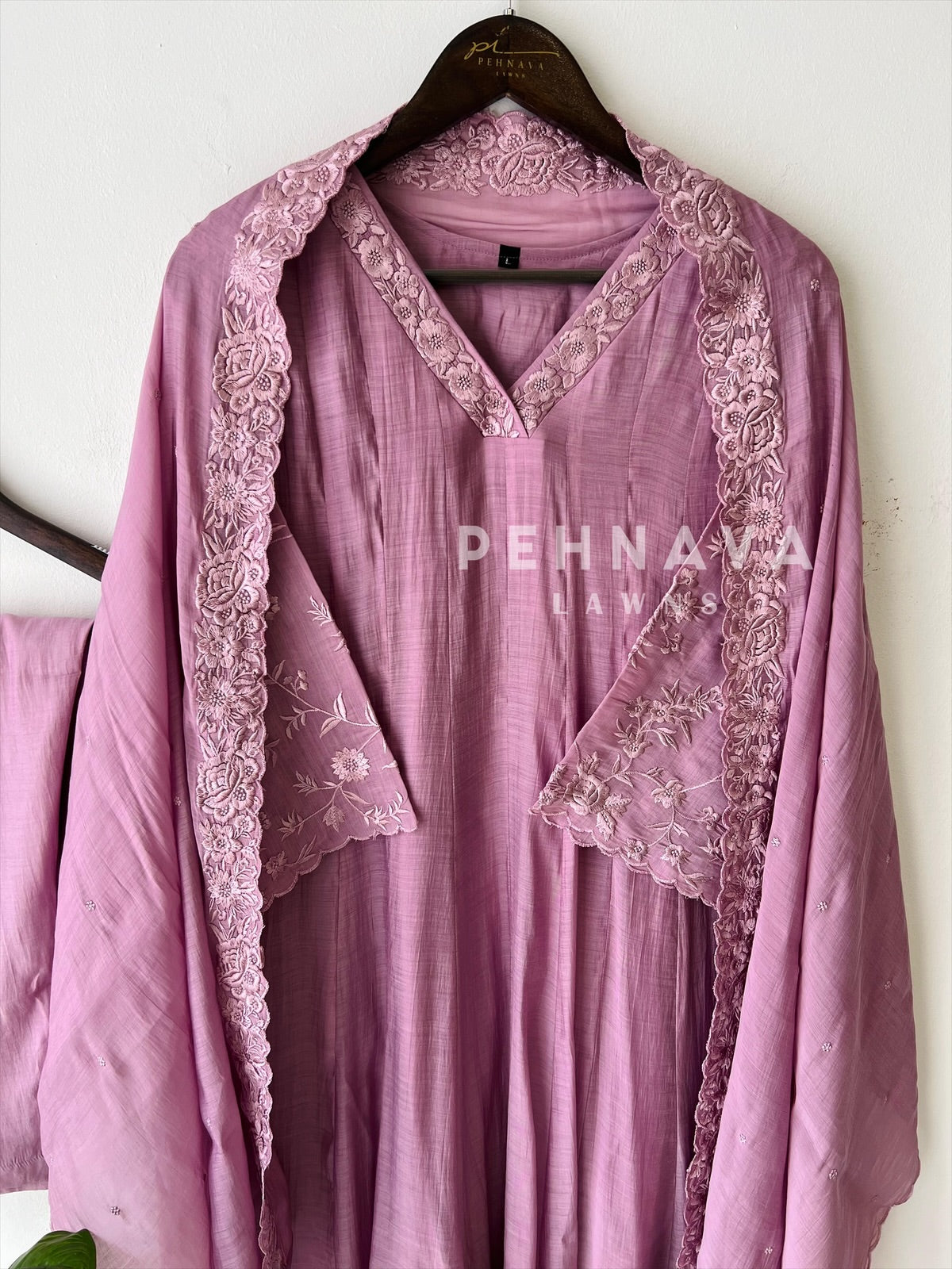 Chanderi Bell-Sleeve Embroidery Ensemble-16551
