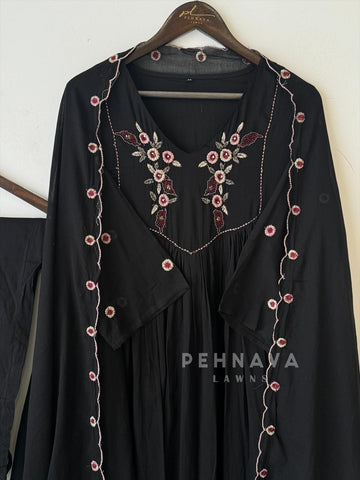 Black Embroidery Suit Set