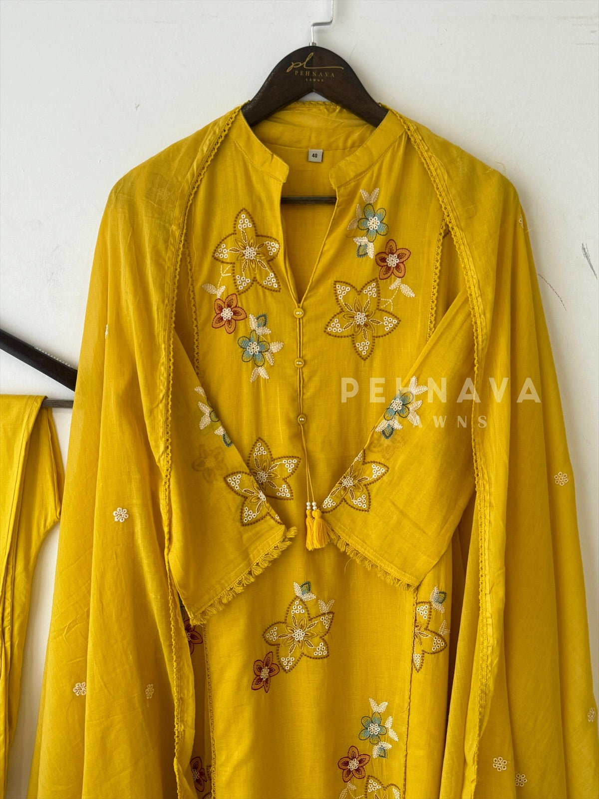 Floral Thread Cotton Suit-3295 - Pehnava Lawns