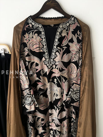 New Floral Embroidery Kurtha Suit