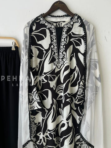 New Floral Embroidery Kurtha Suit-143/13916 - Pehnava Lawns