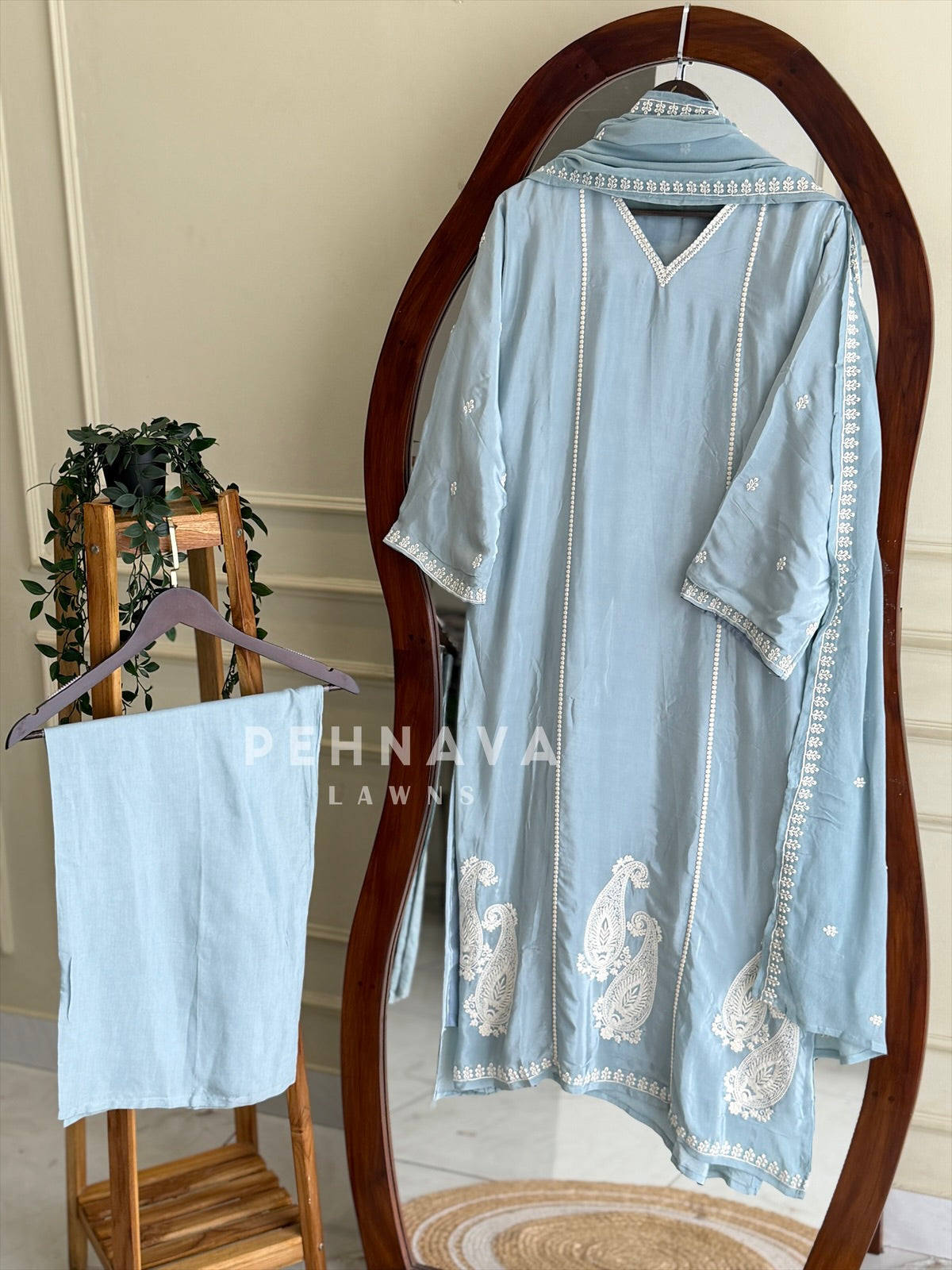 V-Neck Paisley Embroidered Suit-SN6018