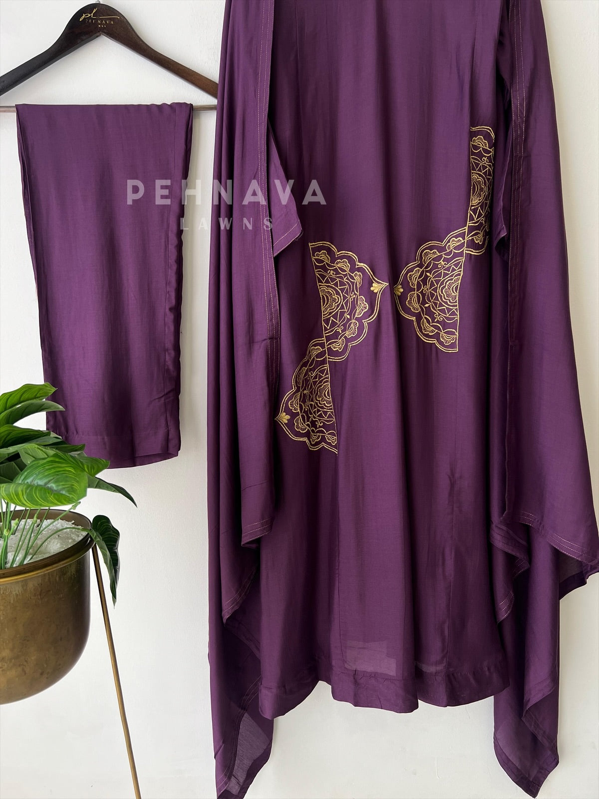 Thread Embroidered Panel Suit - Pehnava Lawns