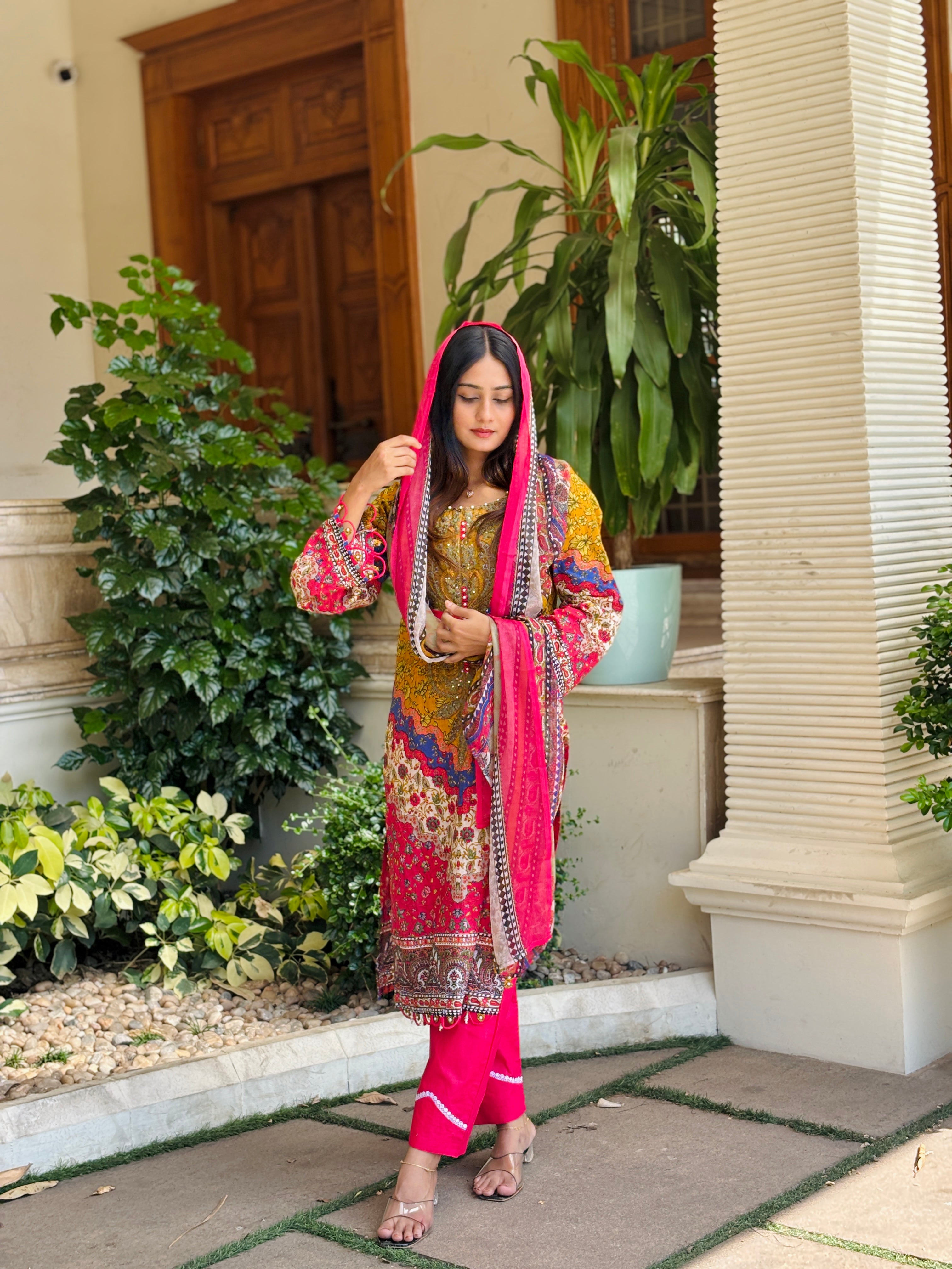 Floral Printed Ethnic Pak-Suit Ft. Chiffon/Cotton Dupatta-006