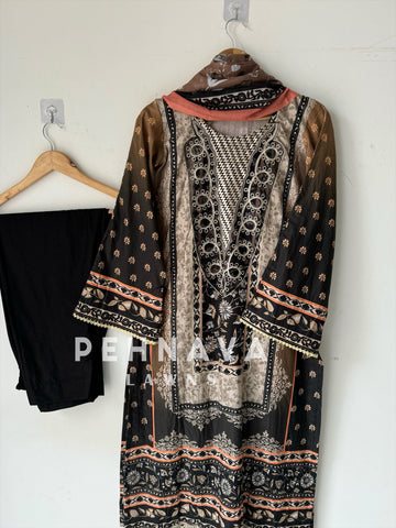 Lawn suit with embroidered patches-c-24