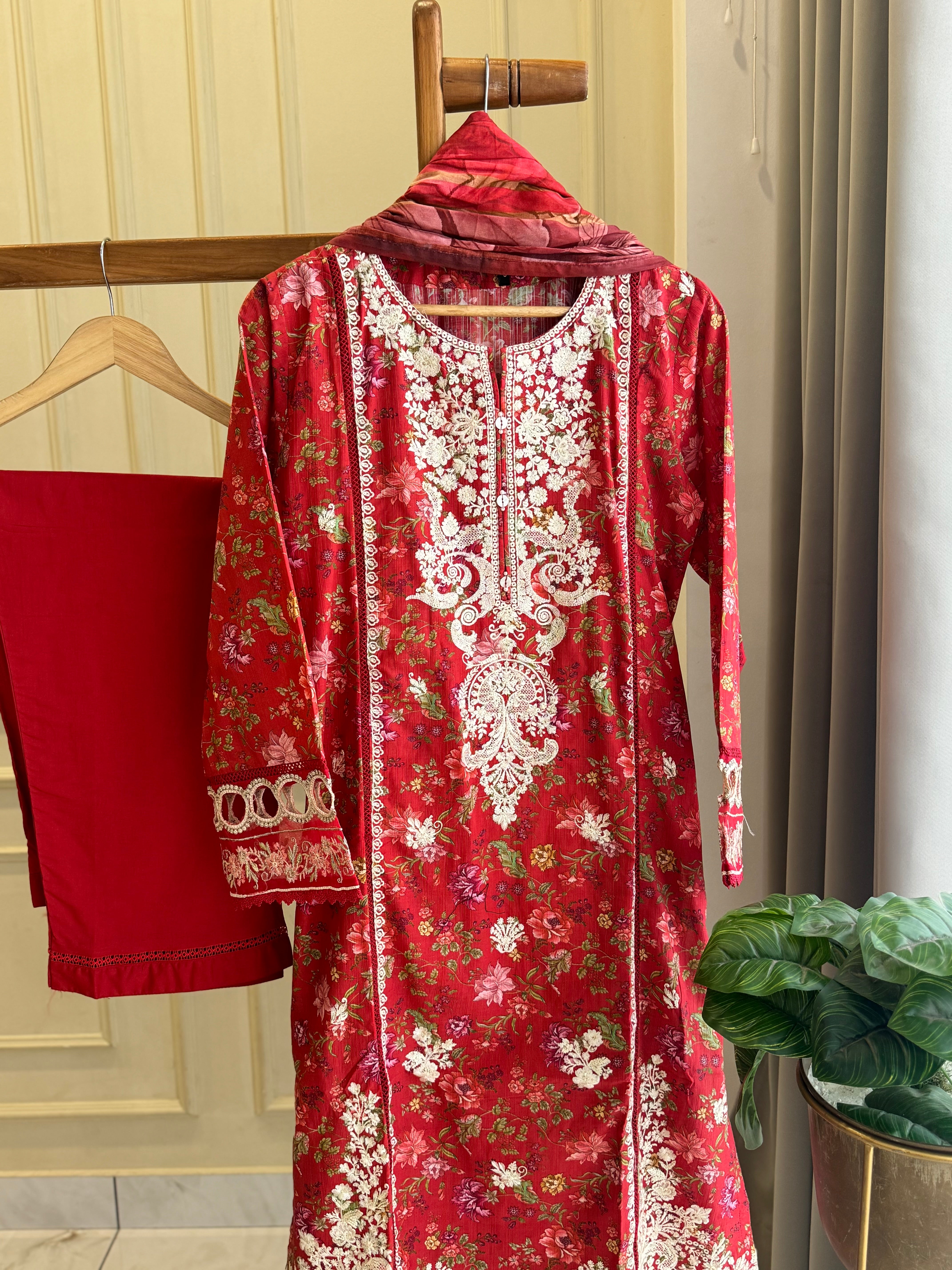 Premium Hand Embroidery Lawn Suit-9