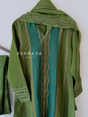 Straight Panel Embroidered Suit