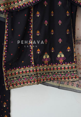 Heavy Floral Embroidered Ensemble T1153