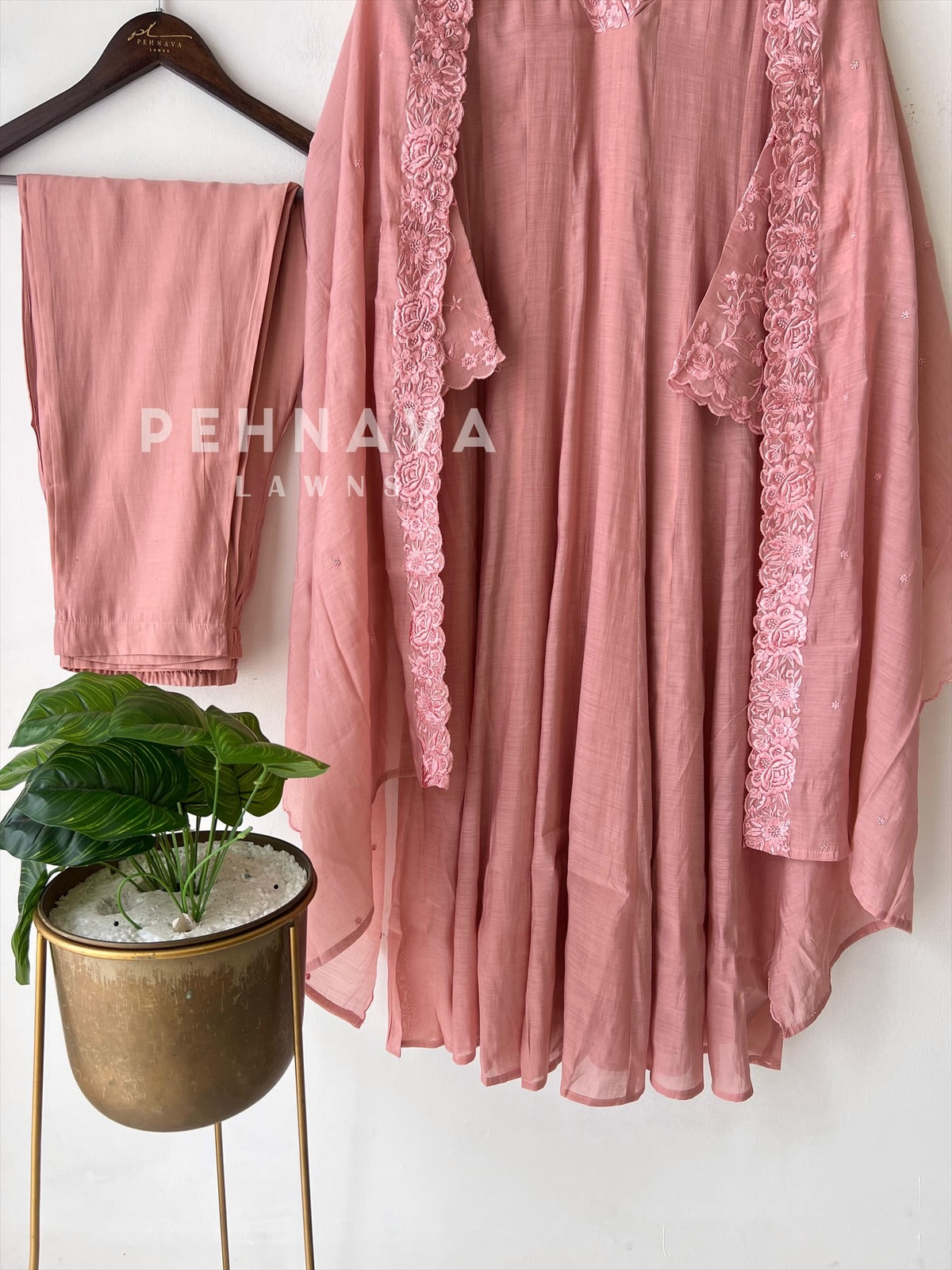 Chanderi Bell-Sleeve Embroidery Ensemble-16551