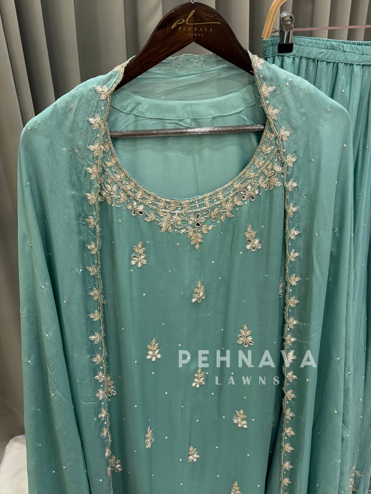 Premium Chinnon Handworked Ensemble-U4308