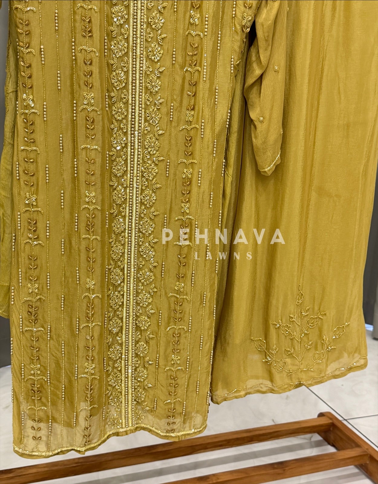 Premium Handworked Chinnon Suit B510