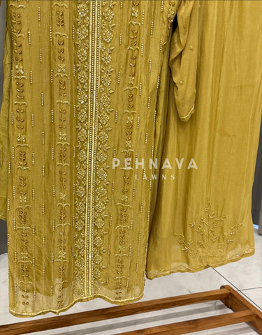 Premium Handworked Chinnon Suit B510