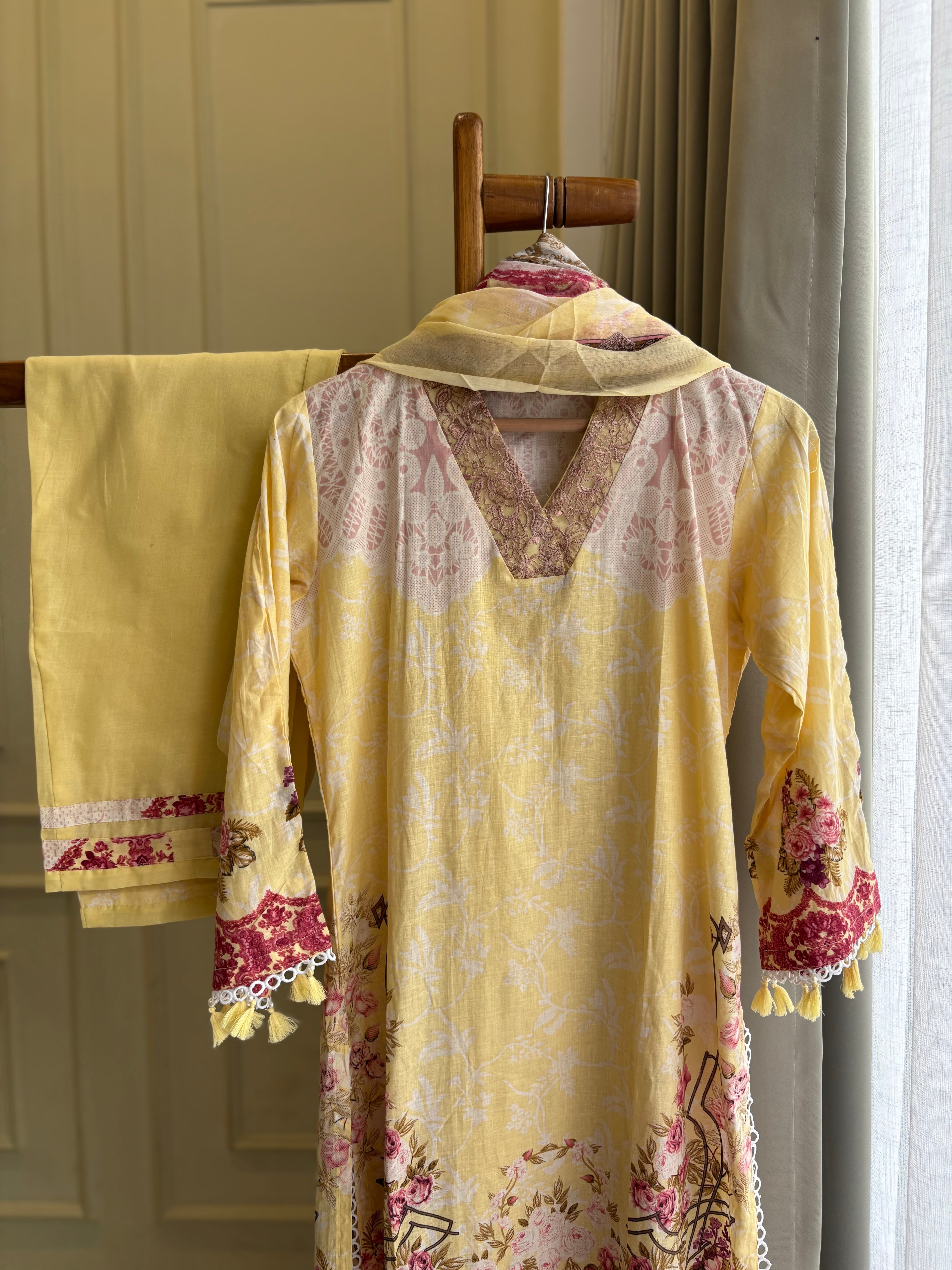 Floral Printed Pak-Suit-007