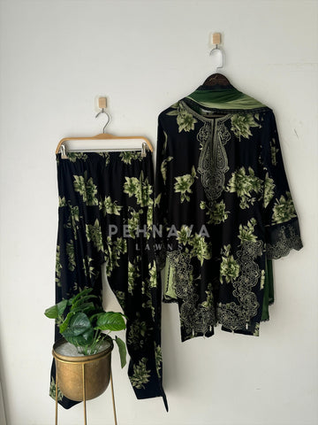 New Floral Embroidery Kurtha Suit Set-268 - Pehnava Lawns