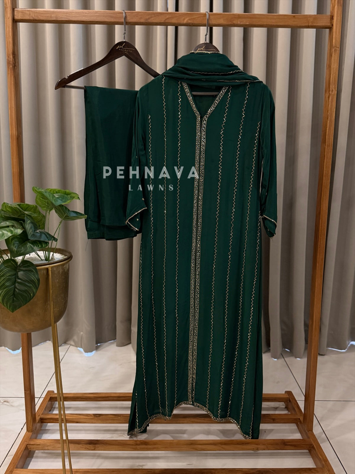 Premium Crepe Zigzag Ensemble - Pehnava Lawns