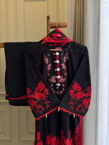 Black&Red Embellished Floral Suit