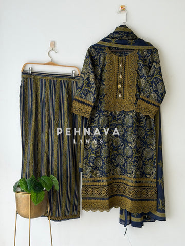 Lace Trimmed Printed Suit Set