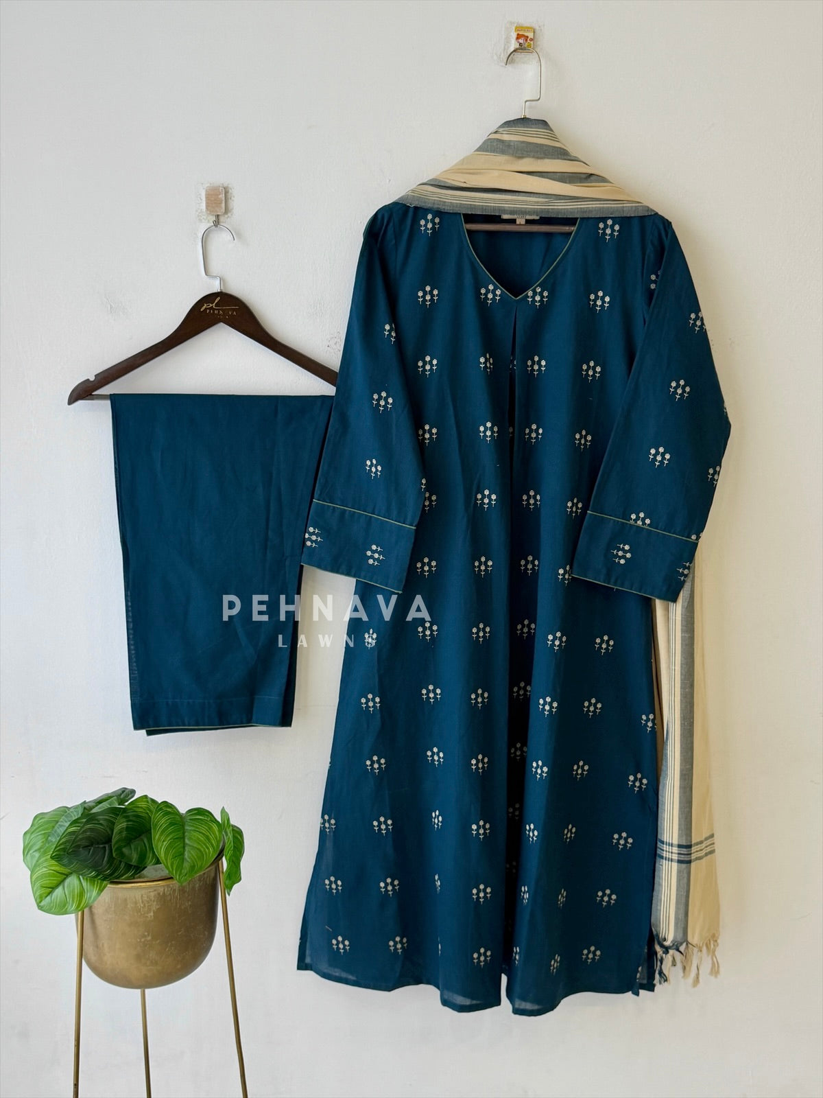 Pin-tuck Embroidered Three Piece Set 520811