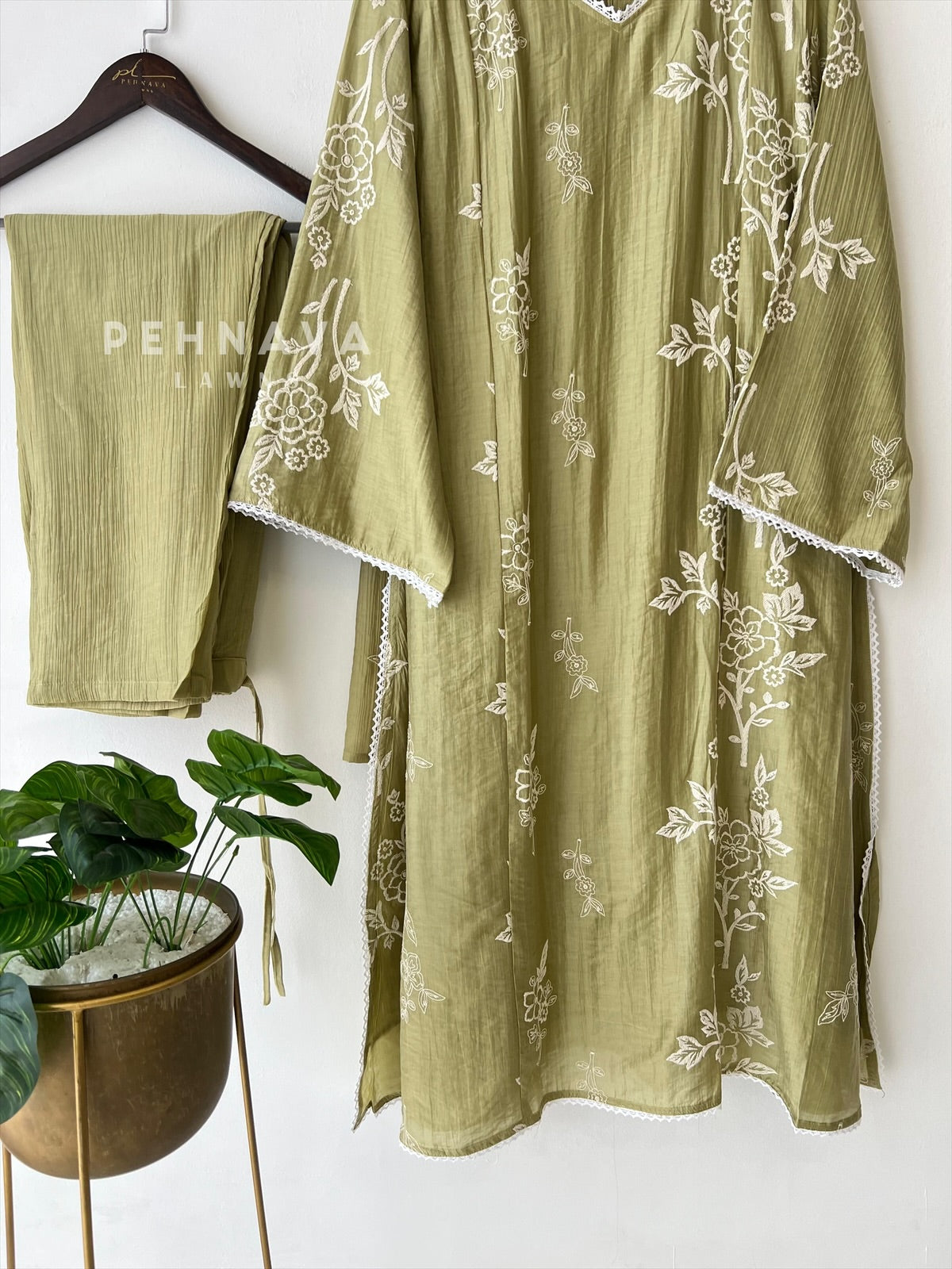 Floral Vine Embroidered Suit-4106