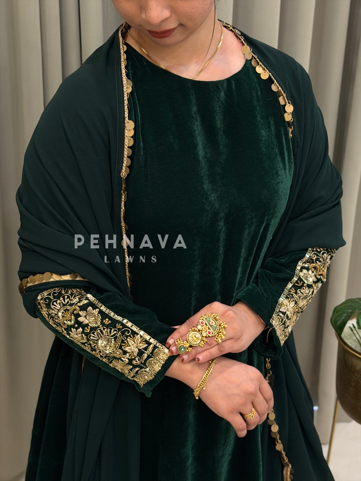 Velvet Handworked suit H 407
