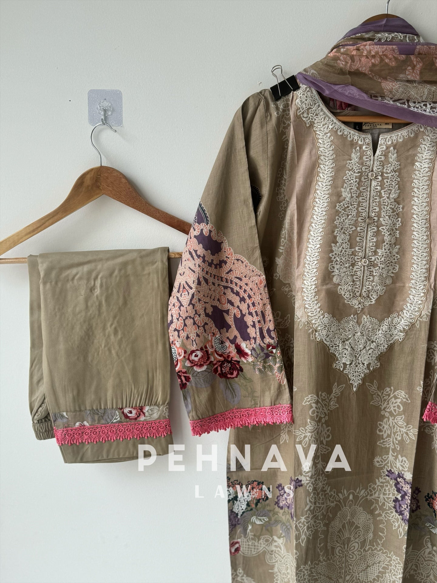 Printed casual suit with chiffon dupatta-1021