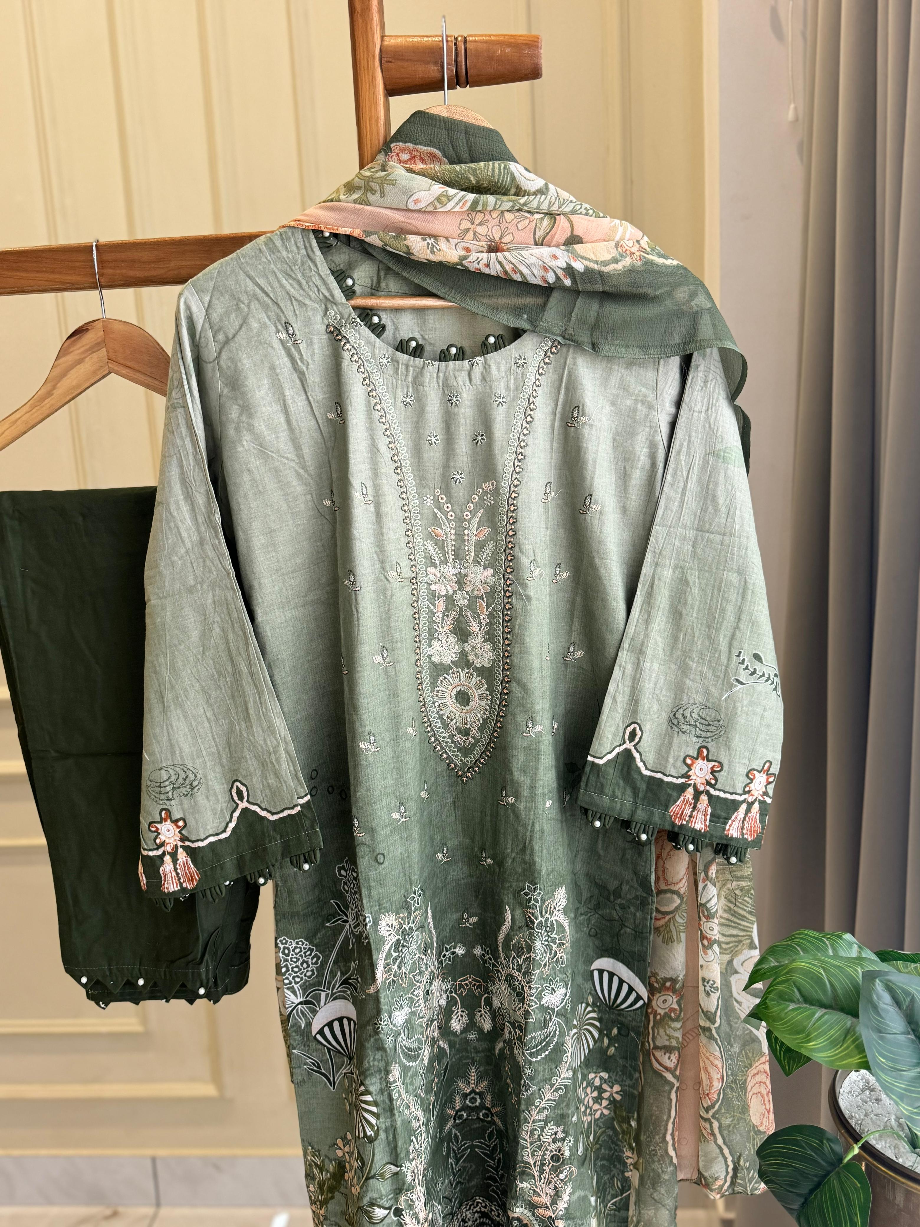 Floral Embroidered Pakistani Suit-1