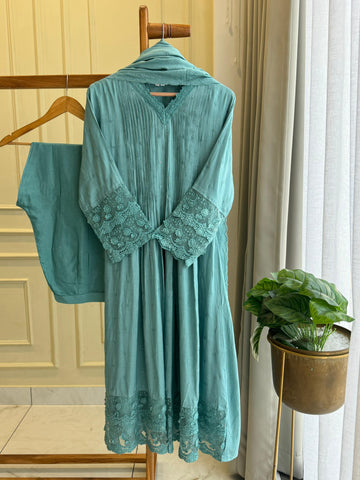 Muslin silk pleated A-line suit