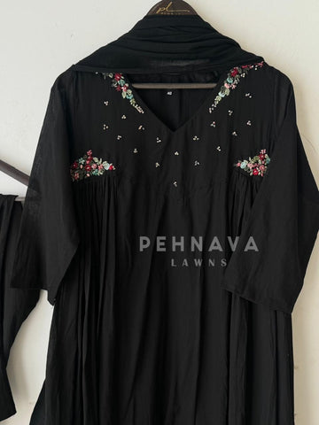Thread Embroidered Cotton Suit