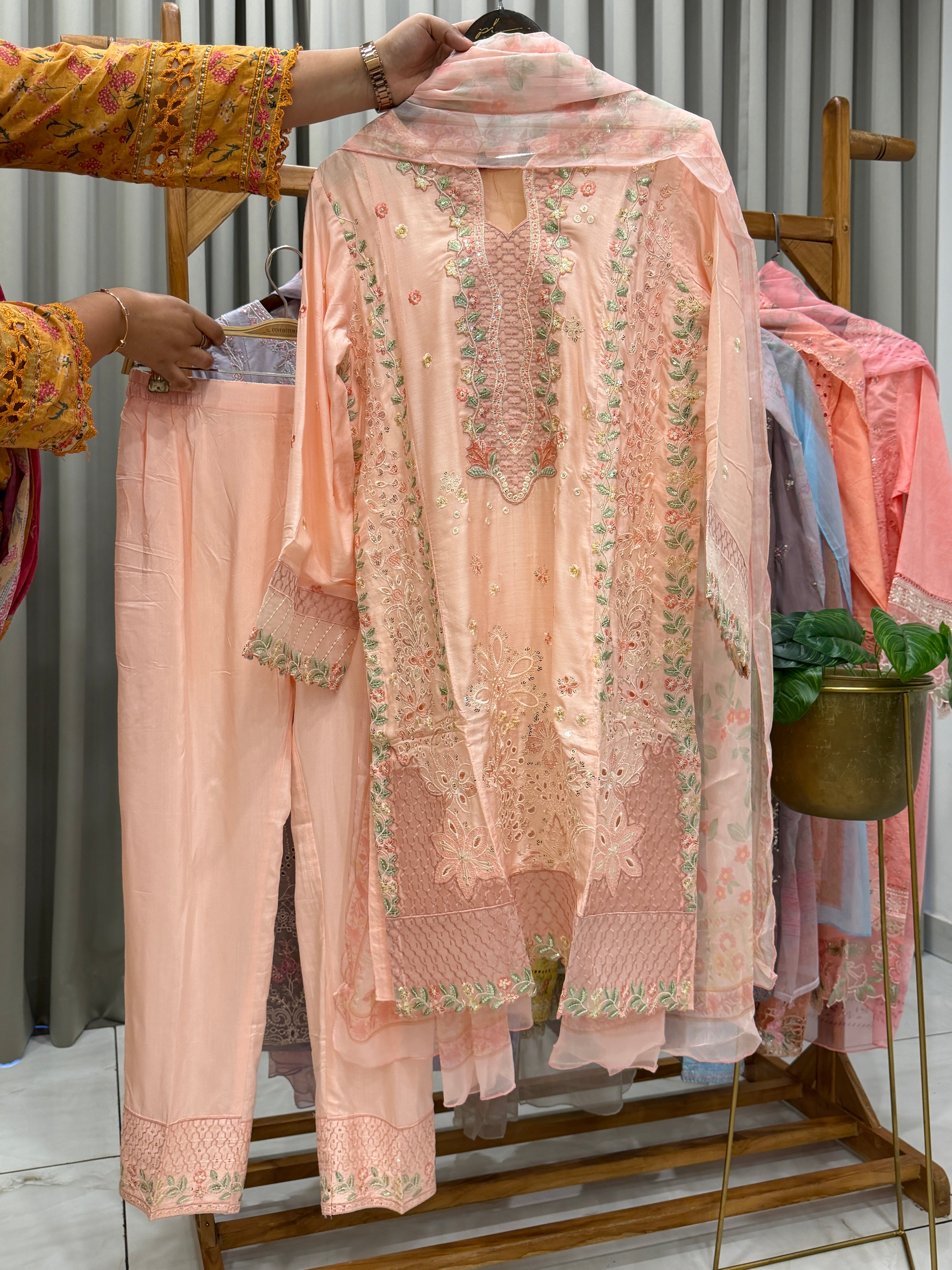 Binsaeed Pakistani Embroidered lawn Suit