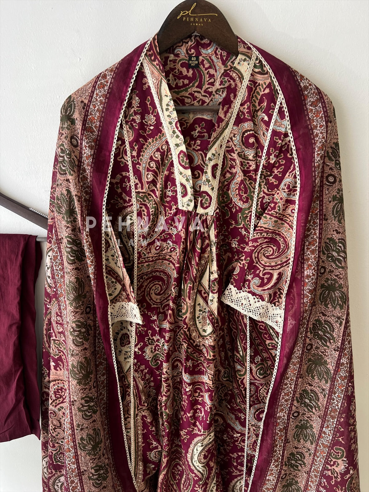 V-Neck Paisley Pattern Suit-4014