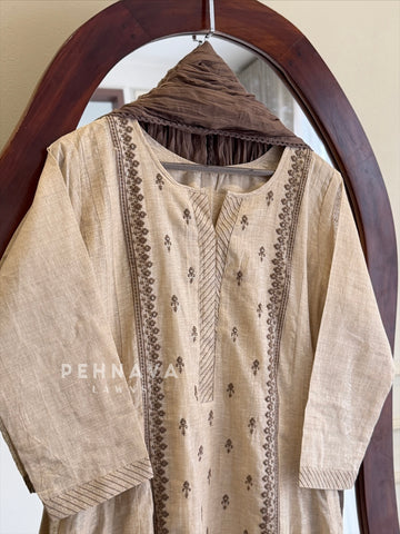 Panel Embroidered Three Piece Set 5426