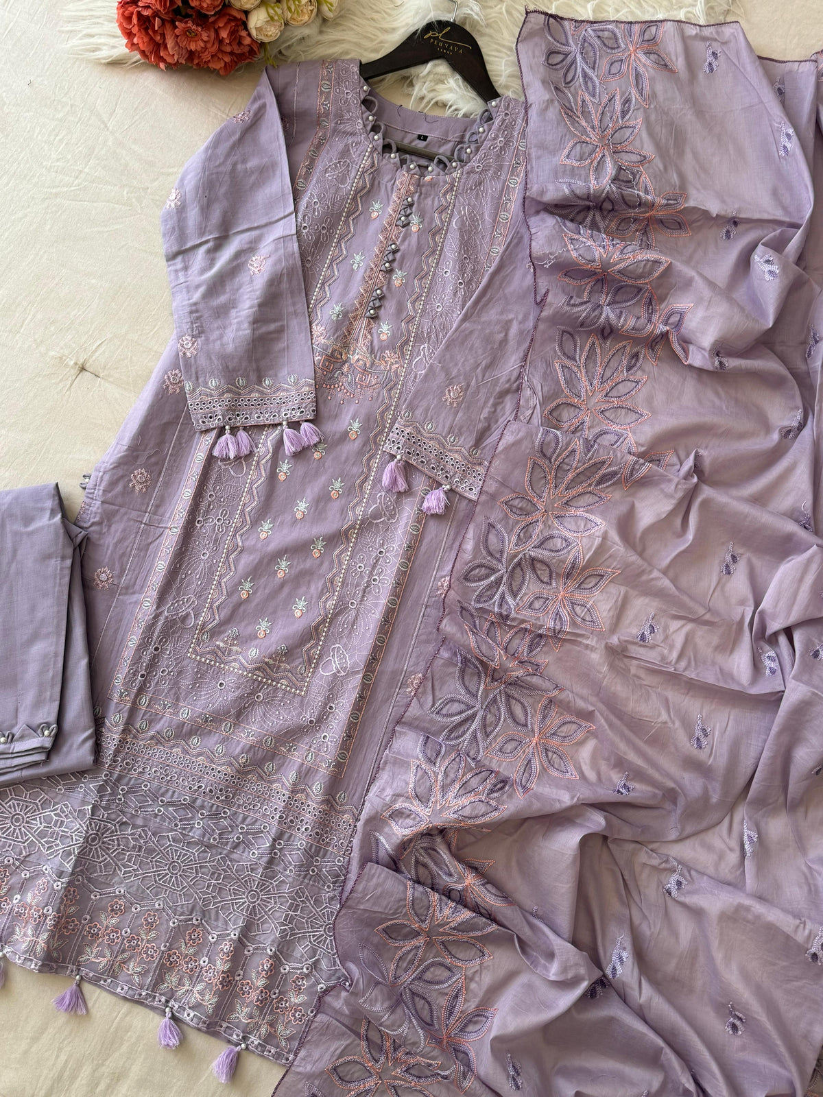 Premium Embroidered Pak-Suit Ft. Cotton Dupatta-Lavendar 3982 - Pehnava Lawns